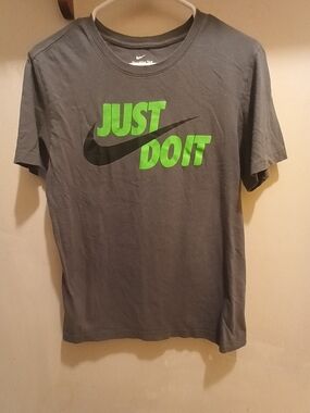 Nike Men's Charcoal T-Shirt with Neon Green 'JUST DO IT' and Black Swoosh